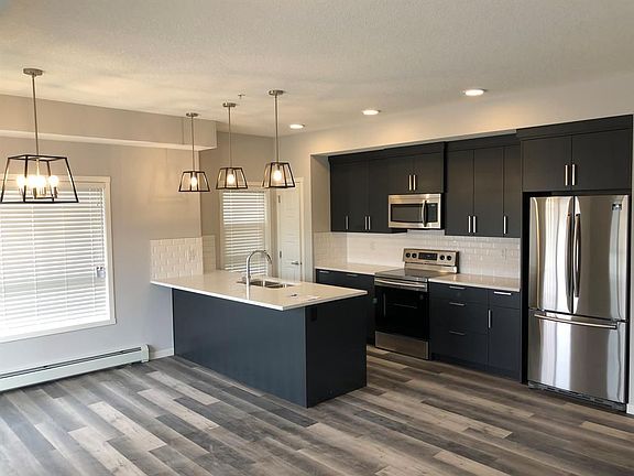 2nd image of 300 Harvest Hills Pl NE #102