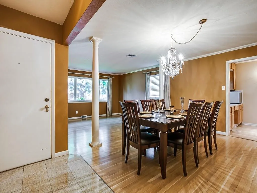 4 bed, 2096 sqft, $3,495 — Photo 3