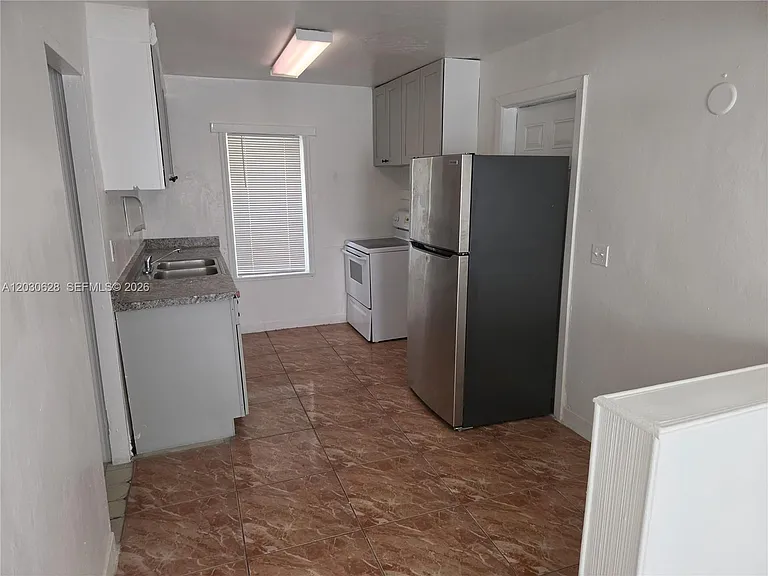 5605 Taylor St #1 — Photo 7