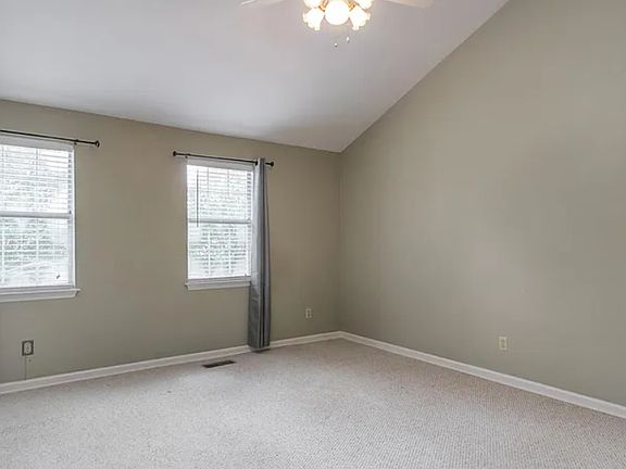 3rd image of 125 Thistle Ln