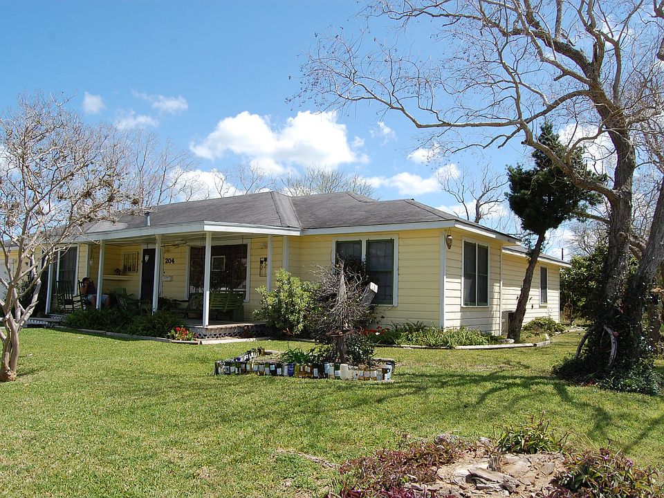 1st image of 204 E Mahan St