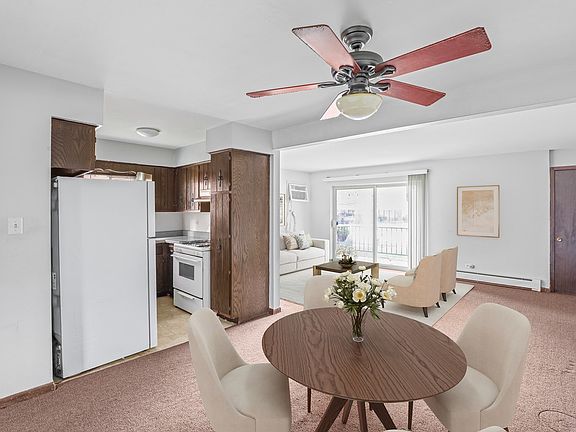 3rd image of 668 Clyde Ave APT 1N