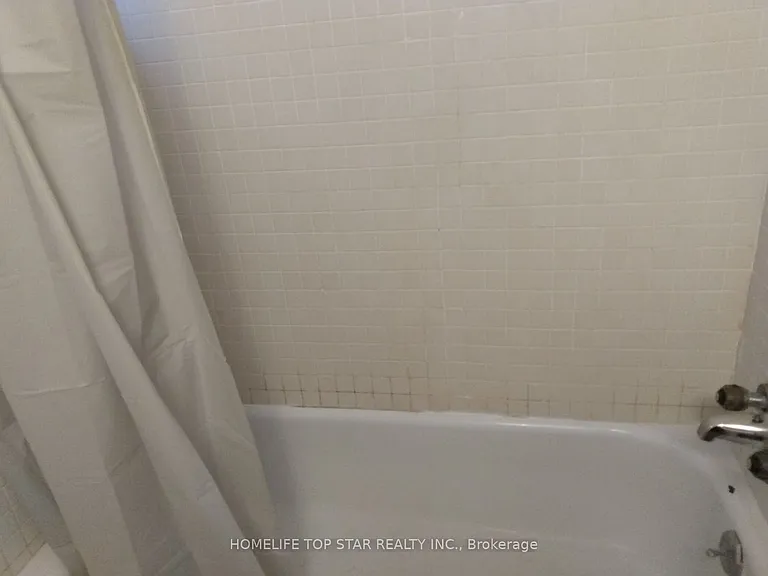 37 Macdonald Ave — Photo 10