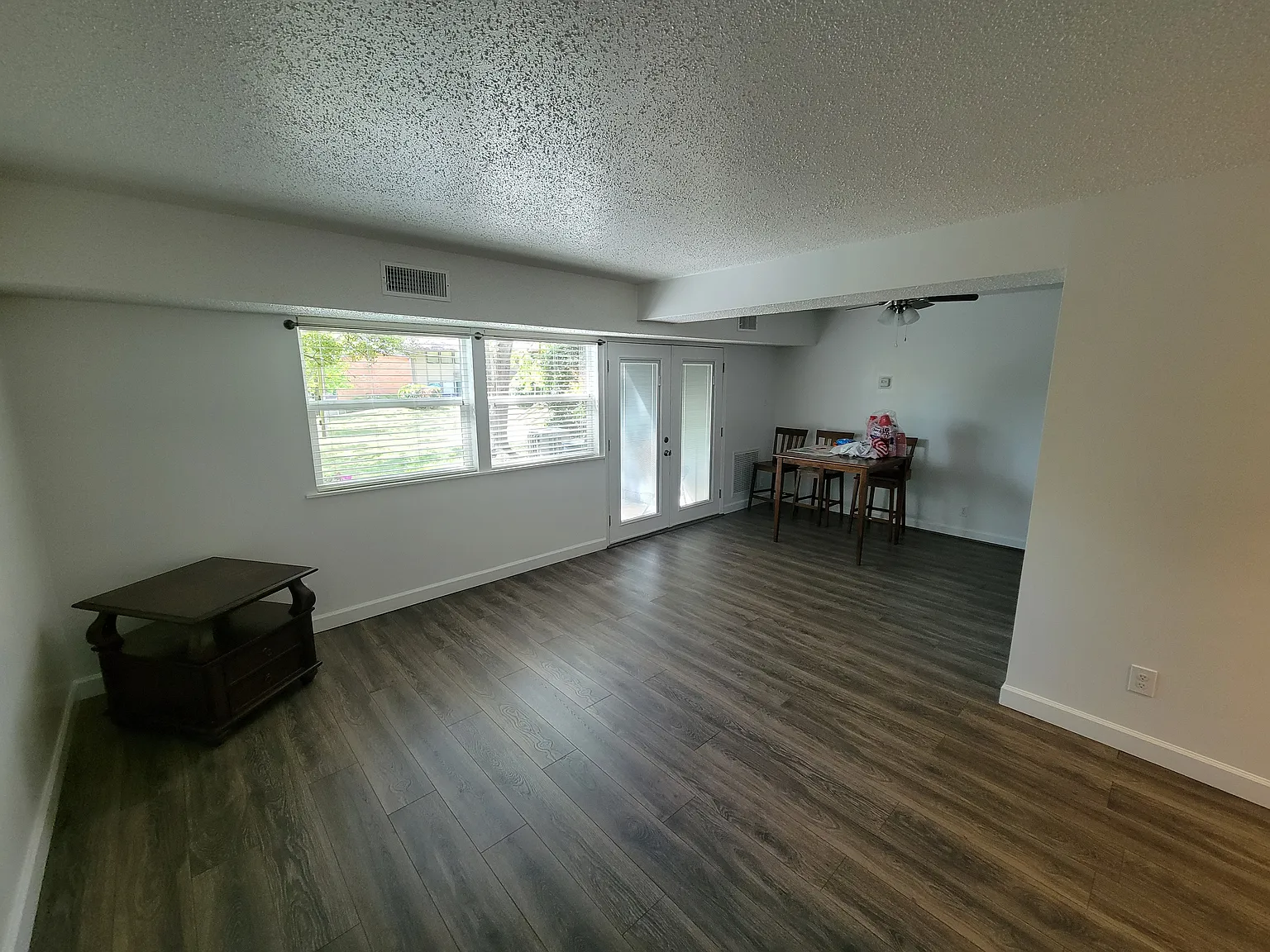 2 bed, 1.5 bath, 1200 sqft, $1,000 — Photo 4
