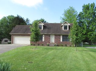 135 Springmont Dr, Hopkinsville, KY 42240