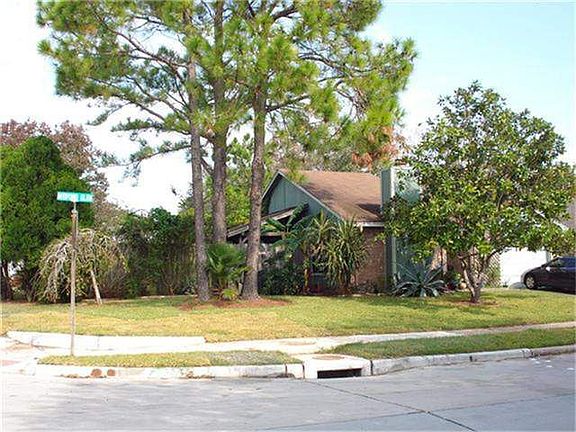3rd image of 15303 Bedford Glen Dr
