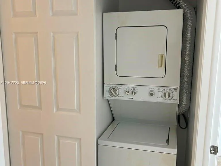 6040 Shakerwood Cir #203 — Photo 7