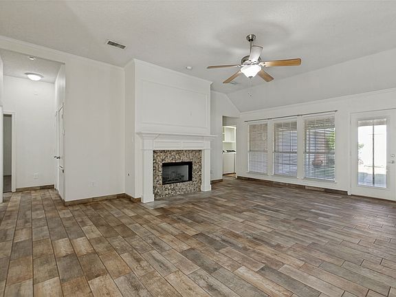 3rd image of 2601 Ridgemeade Dr