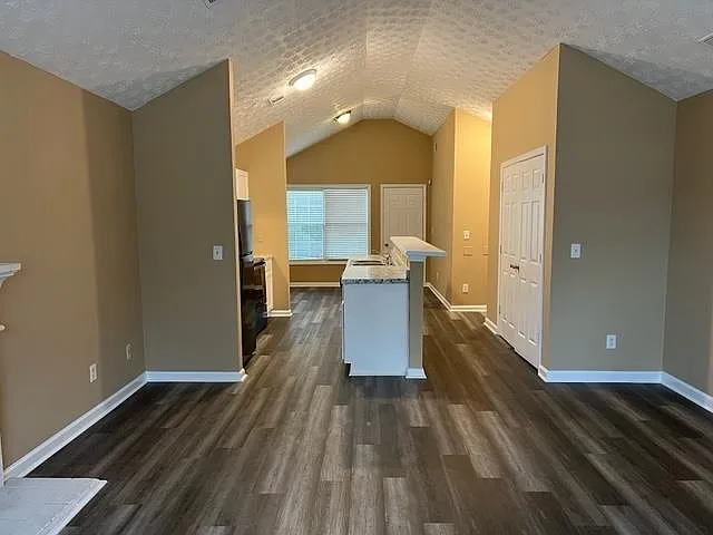 5200 Alexander St — Photo 3