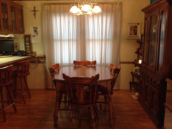 Dining room, breakfast bar
