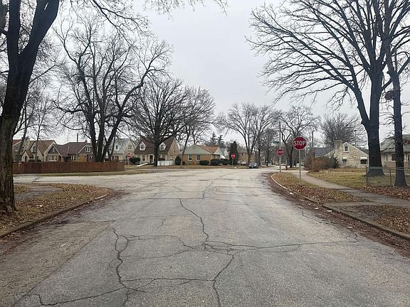 5th image of 4576 W Spencer Pl
