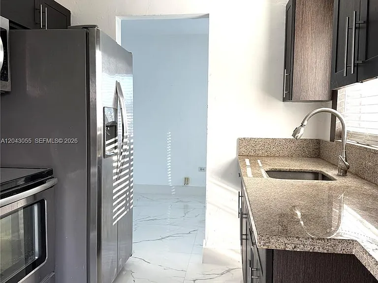 1738 Marseille Dr #4 — Photo 2