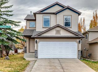 140 E Everstone Way SW, Calgary, AB T2Y 4J8