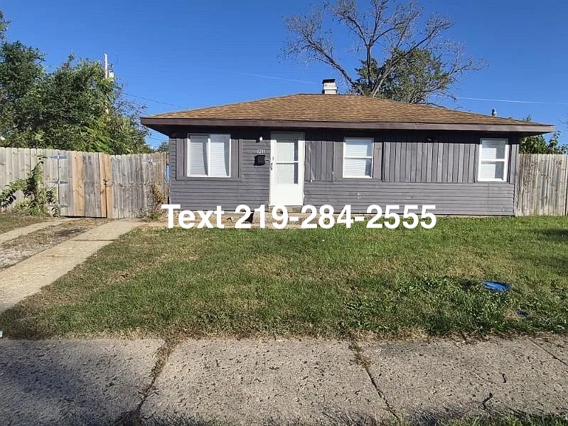 1211 Gibson Pl