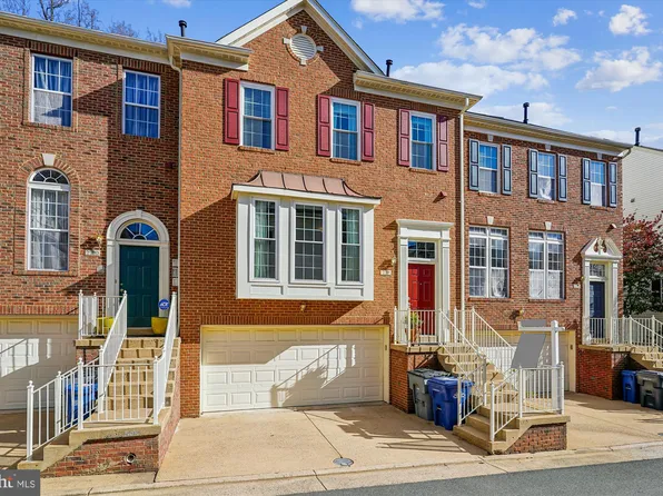 2711 Manhattan Pl, Vienna, VA 22180