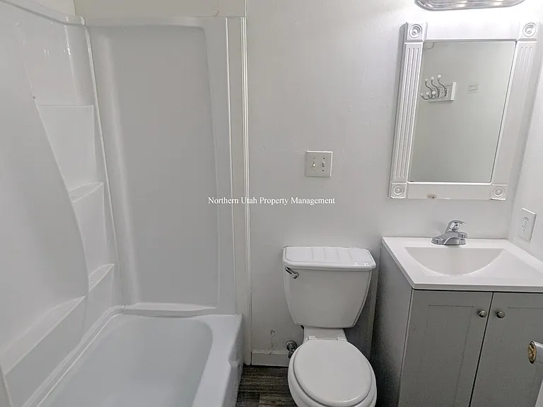 1052 Healy St — Photo 8