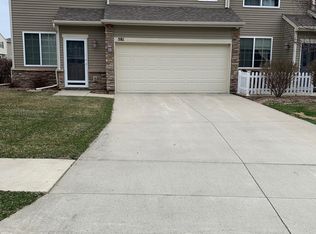 581 87th St, West Des Moines, IA 50266