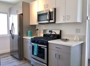 Pine 4, Long Beach, CA 90806
