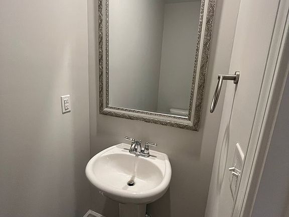 5th image of 7650 Knightbell Cir