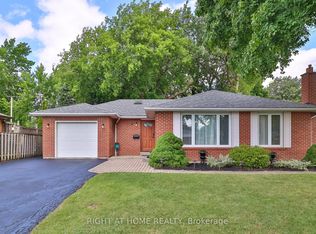 25 Devonshire Dr, Brampton, ON L6T3G5