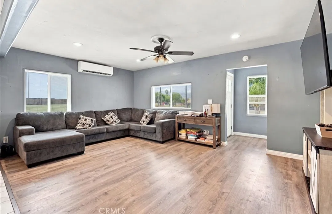 2 bed, 1065 sqft, $2,350 — Photo 3