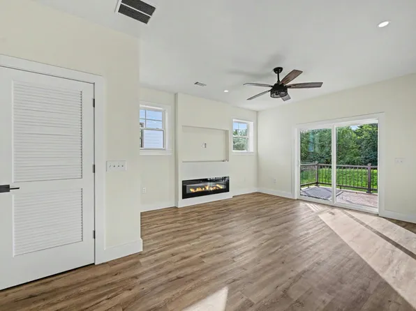 214 Hull Ave, Olyphant, PA 18447