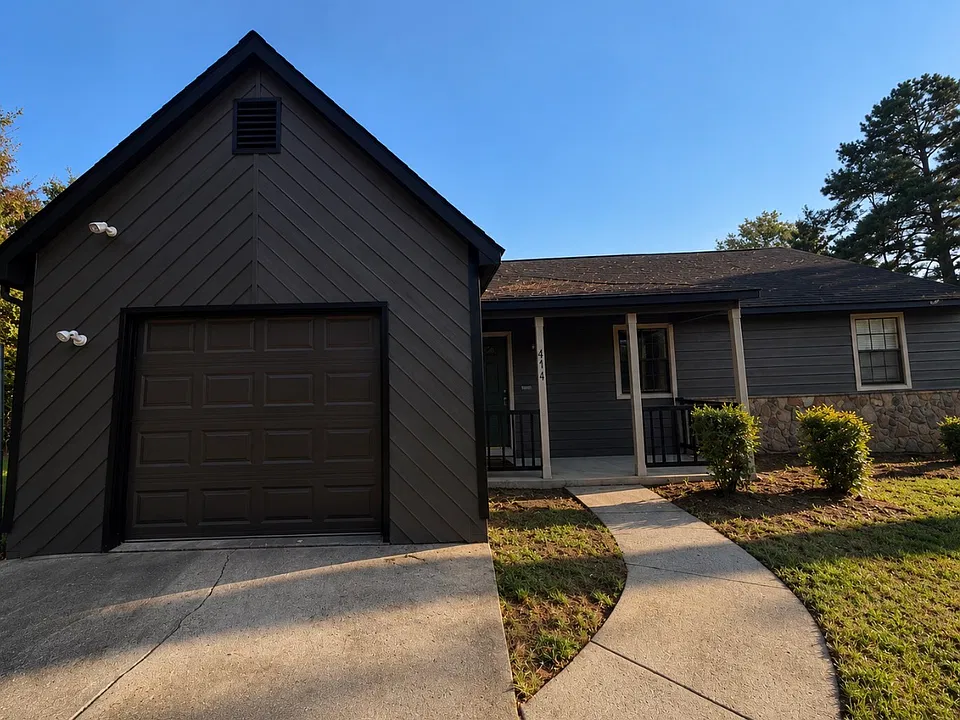 414 Crest Ct