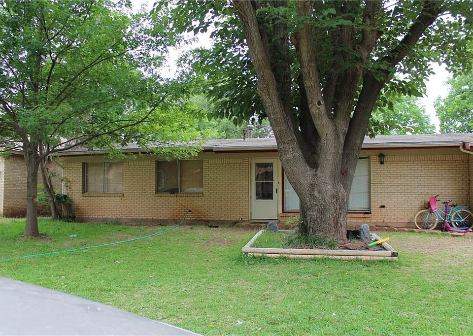 1st image of 2118 Meadowbrook Dr