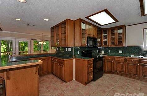 5255 Buice Road Kitchen