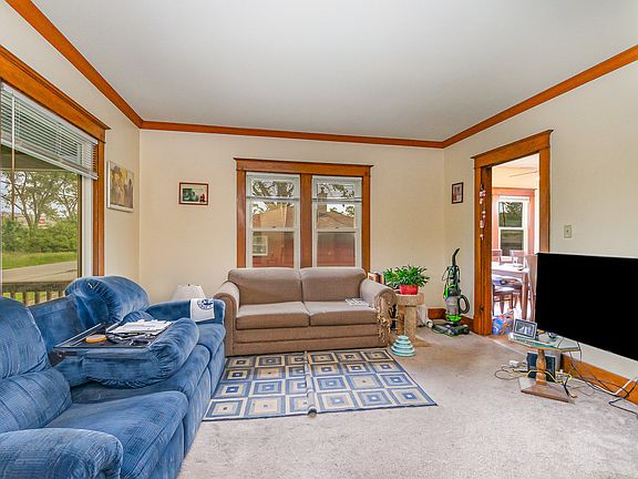 5th image of 16138 Woodlawn West Ave