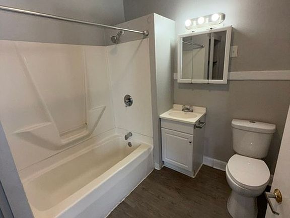 5th image of 1701 N Main St #1