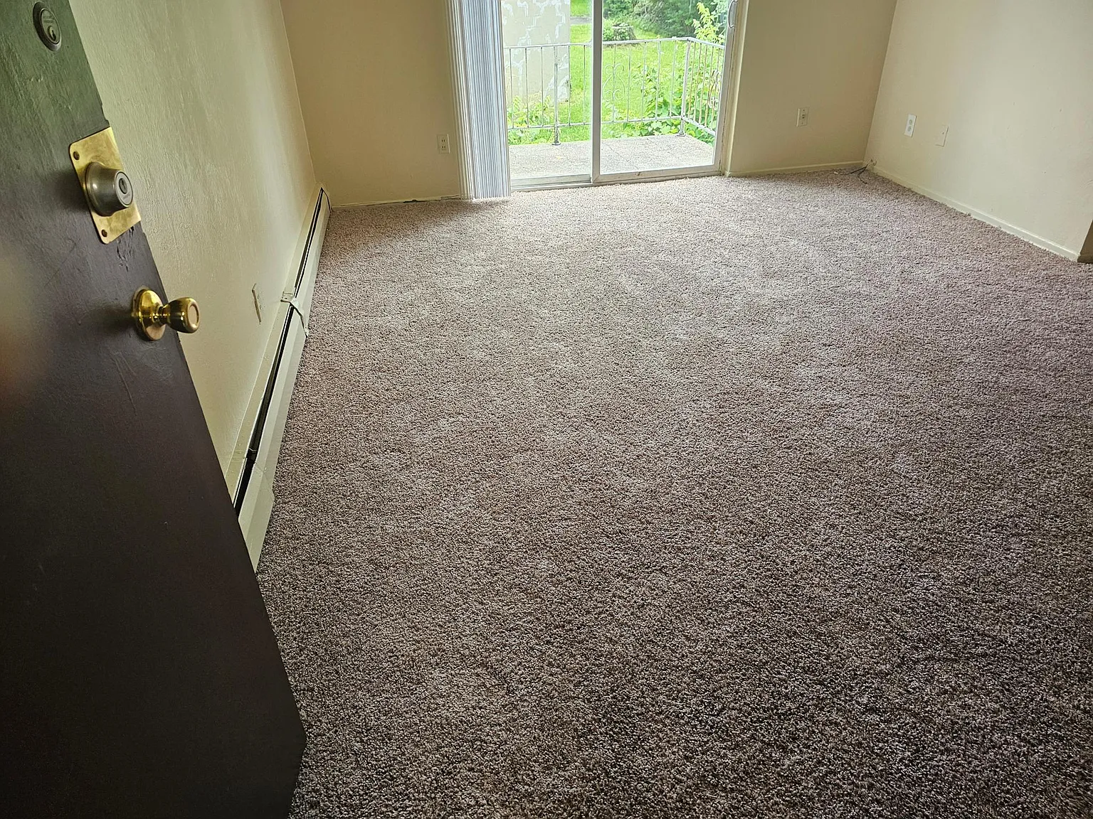 2 bed, 850 sqft, $825 — Photo 2
