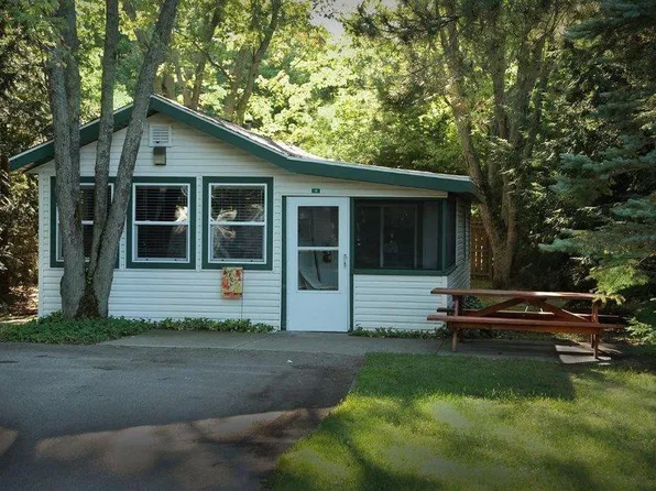 3581 65th St #11, Saugatuck, MI 49453