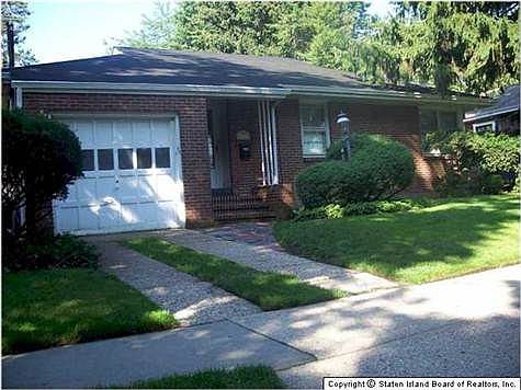2nd image of 70 Rose Ave