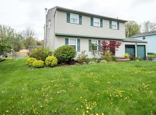 54 Wickwine Ln, Henrietta, NY 14467