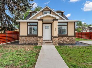 210 Oregon St, Gooding, ID 83330