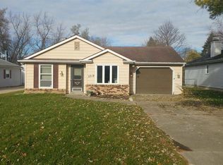 2718 Prairie Grove Dr, Fort Wayne, IN 46809