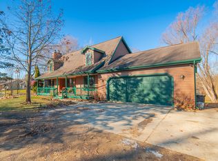 2850 Bird Rd, Ortonville, MI 48462