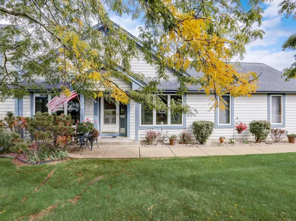 914 Bay View CIRCLE #73, Mukwonago, WI 53149