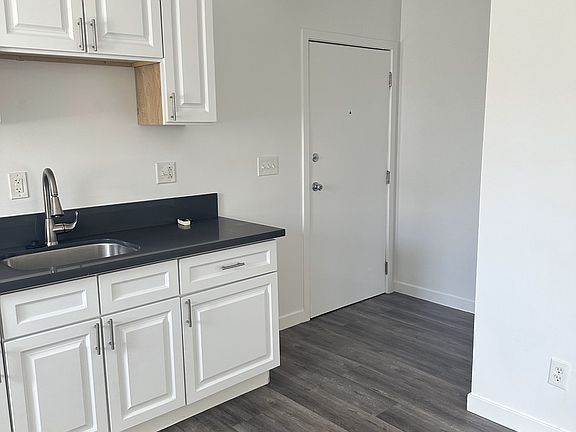 5th image of 5101 Melrose Ave #7