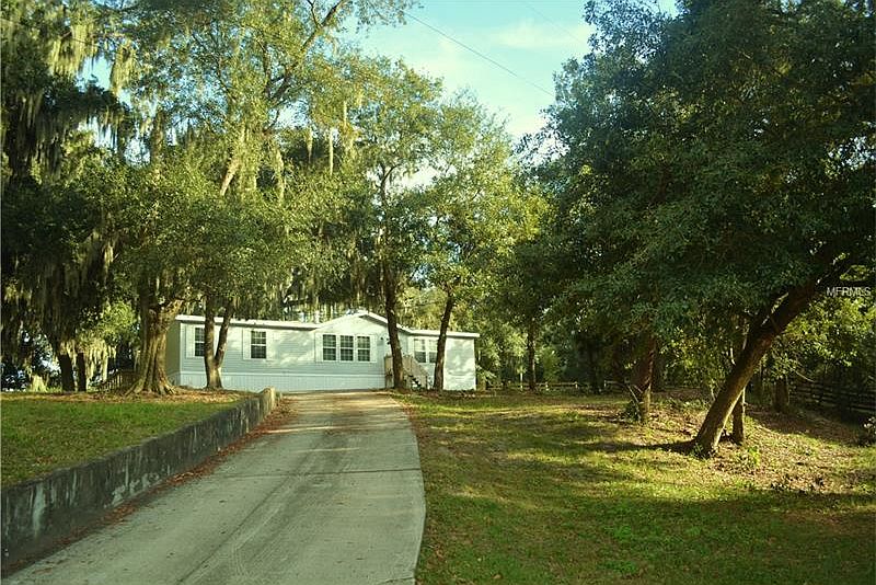 1st image of 1820 Palmetto Dr
