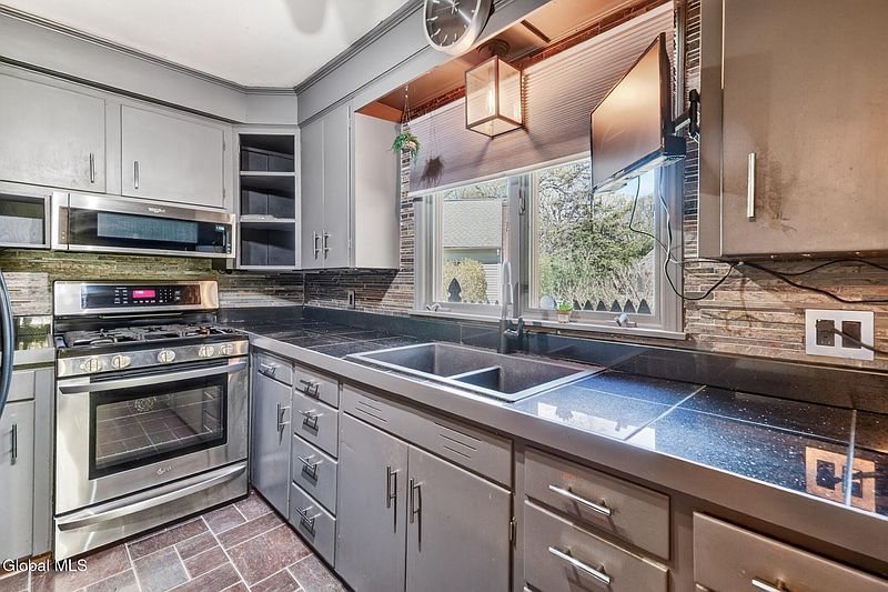 3rd image of 1817 Nott Street