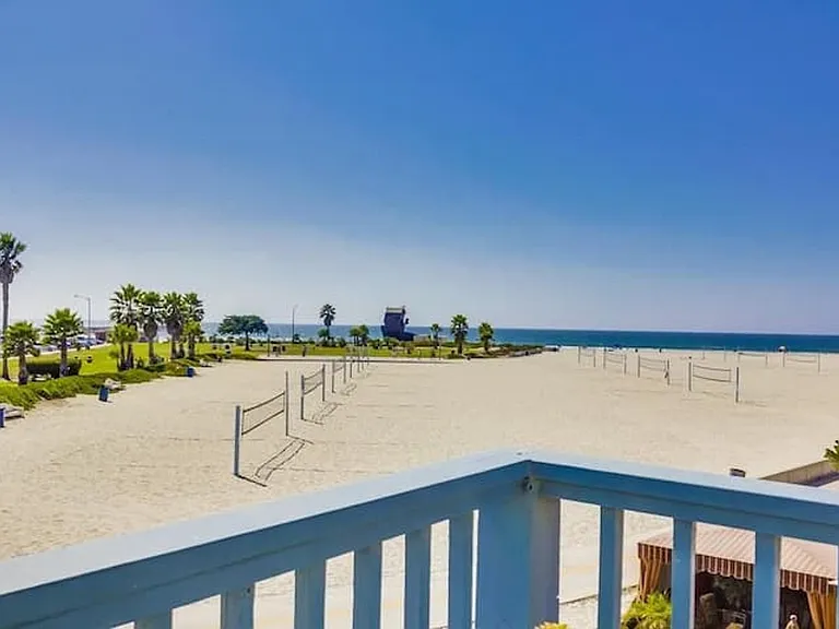 2645 Ocean Front Walk — Photo 71