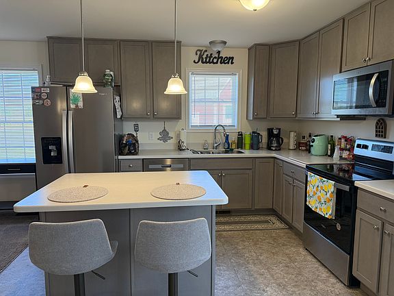 4th image of 601 Elkins St