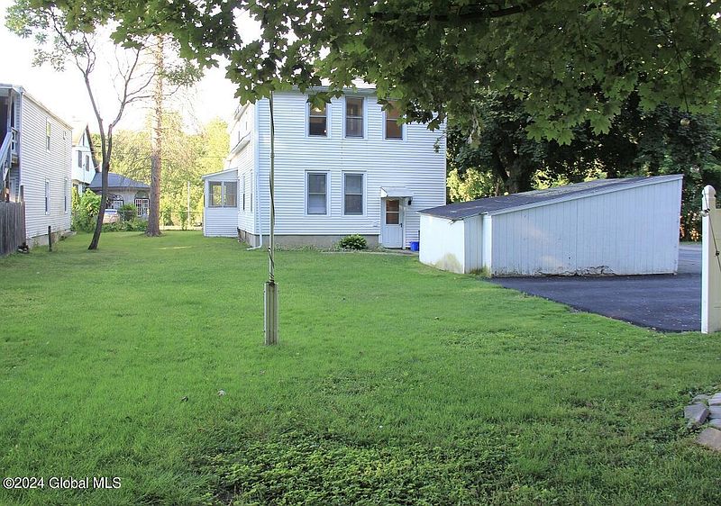 4th image of 56 Brookview Avenue