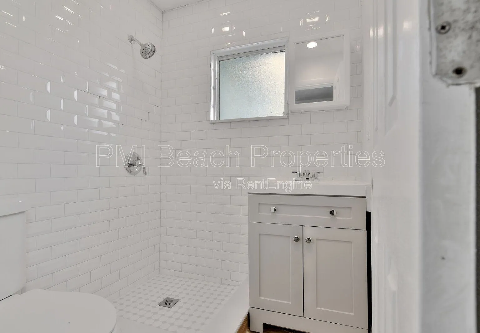 1 bed, 1.0 bath, 420 sqft, $1,600 — Photo 2