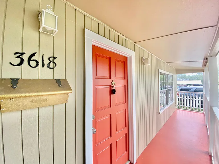 3618 Drexel St — Photo 52