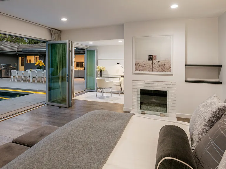 602 N Whittier Dr — Photo 23
