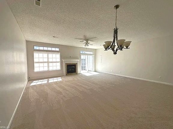 3rd image of 2205 Venice Ct