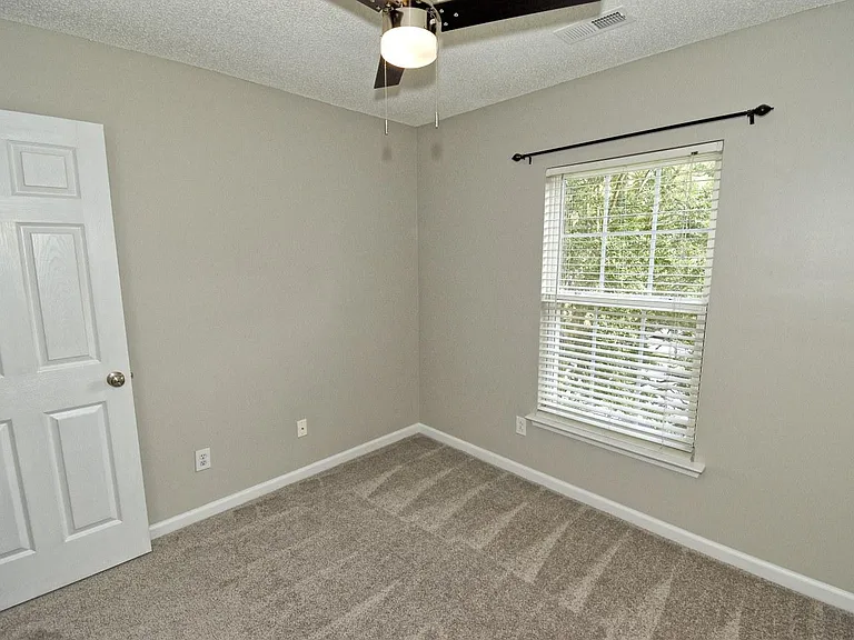 314 Canyon Lake Cir — Photo 29
